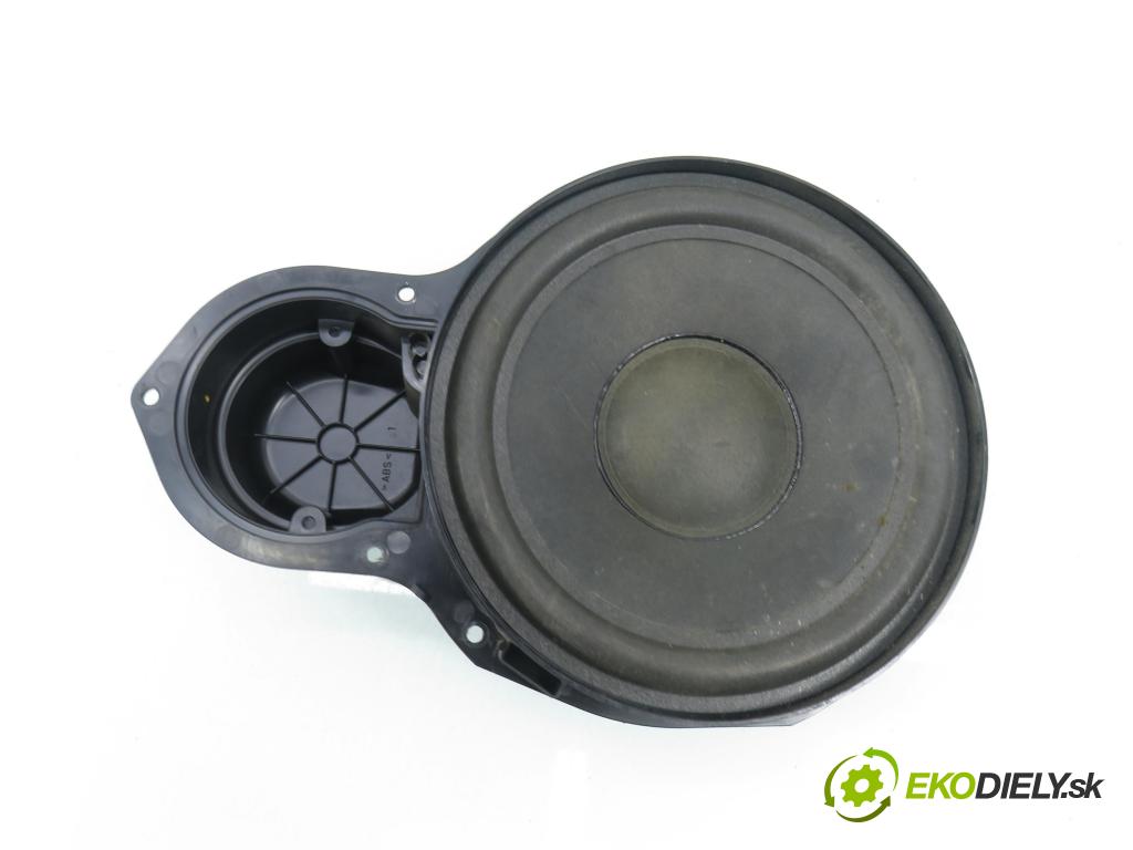 VW PASSAT B6 Variant (3C5) KOMBI 2006 103,00 2.0 TDI PD 8V 140 - BMP 1968,00 reproduktor Dvere 3C0035454