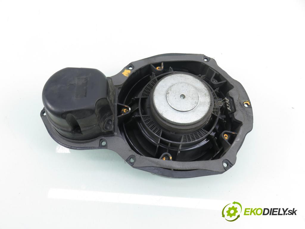 VW PASSAT B6 Variant (3C5) KOMBI 2006 103,00 2.0 TDI PD 8V 140 - BMP 1968,00 reproduktor Dvere 3C0035454