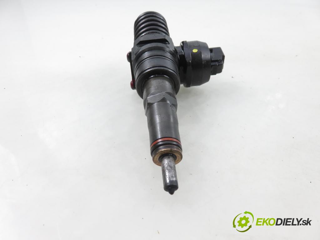 VW GOLF V (1K1) HB 2005 77,00 1.9 TDI - BXE 1896,00 Vstrekovač 038130073AG ; 0414720215 (Vstrekovač paliva)