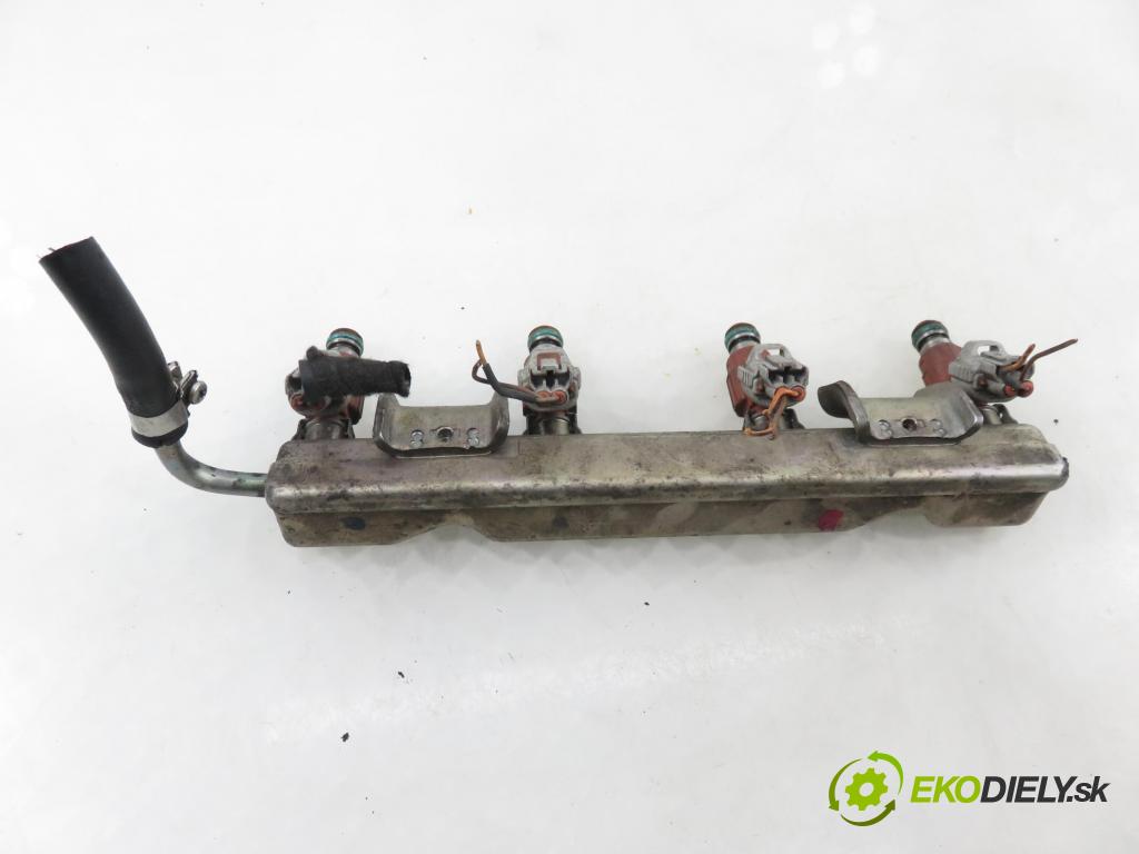 NISSAN MICRA III (K12) HB 2004 65,00 1.3 - CGA3DE 1348,00 Lišta vstrekovacia FBJB101 (Vstrekovacia lišta)