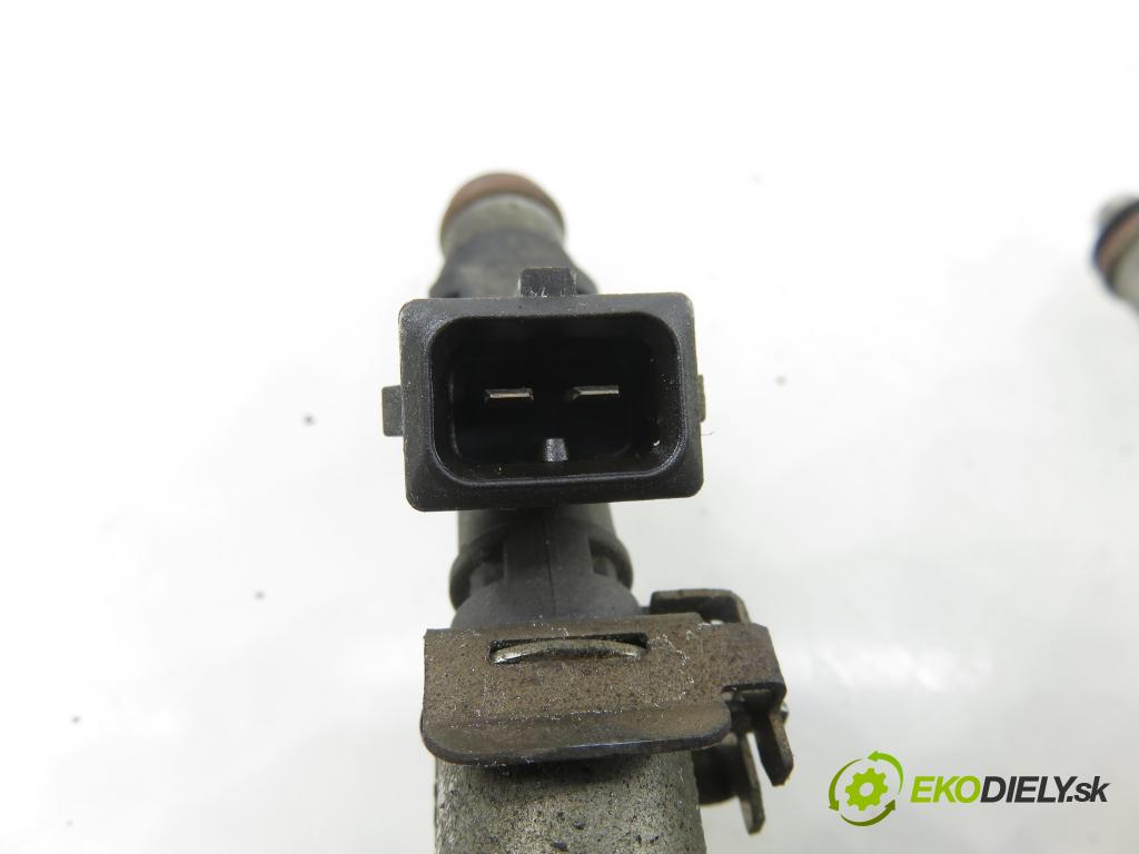 OPEL ASTRA H (A04) HB 2005 66,00 1.4 - Z 14 XEP 1364,00 Lišta vstrekovacia 0280158501 ; 0280151208 (Vstrekovacia lišta)