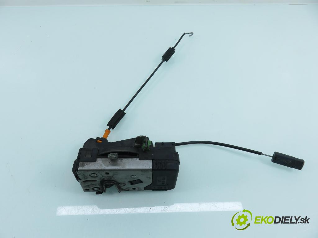 OPEL CORSA C (X01) HB 2001 43,00 1.0 12V 58 - Z 10 XE 973,00 zámok 24434884EQ