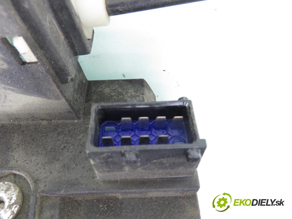 OPEL CORSA C (X01) HB 2001 43,00 1.0 12V 58 - Z 10 XE 973,00 zámok 24434884EQ