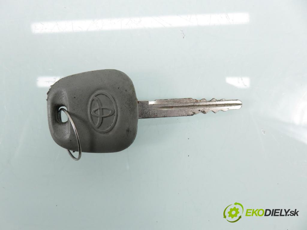 TOYOTA YARIS (_P1_) HB 2004 50,00 1.0 VVT- i 68 - 1SZ-FE 998,00 spinačka 450200D01 (Spínacia skrinka)