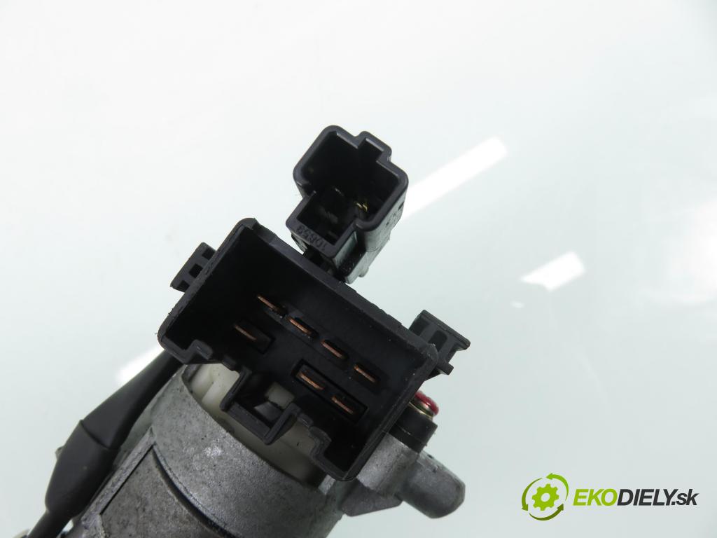 TOYOTA YARIS (_P1_) HB 2004 50,00 1.0 VVT- i 68 - 1SZ-FE 998,00 spinačka 450200D01 (Spínacia skrinka)