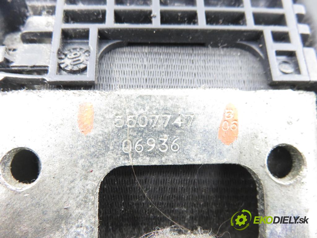 PEUGEOT 206 liftback (2A/C) HB 2007 50,00 1.4 HDi 8V 70 - 8HZ 1398,00 držák BEZPEČNOST LP 5507747