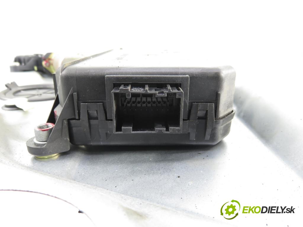 FIAT STILO (192_) HB 2004 76,00 1.6 16V 103 - 182 B6.000 1596,00 Mechanizmus okien 00467815630 ; 50002603 ; 9030192