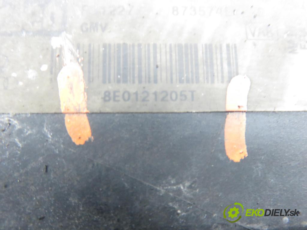 AUDI A4 Avant (8E5, B6) KOMBI 2002 96,00 1.9 TDI - AWX 1896,00 ventilátor chladič PODNEBÍ / VODA 8E0121205T