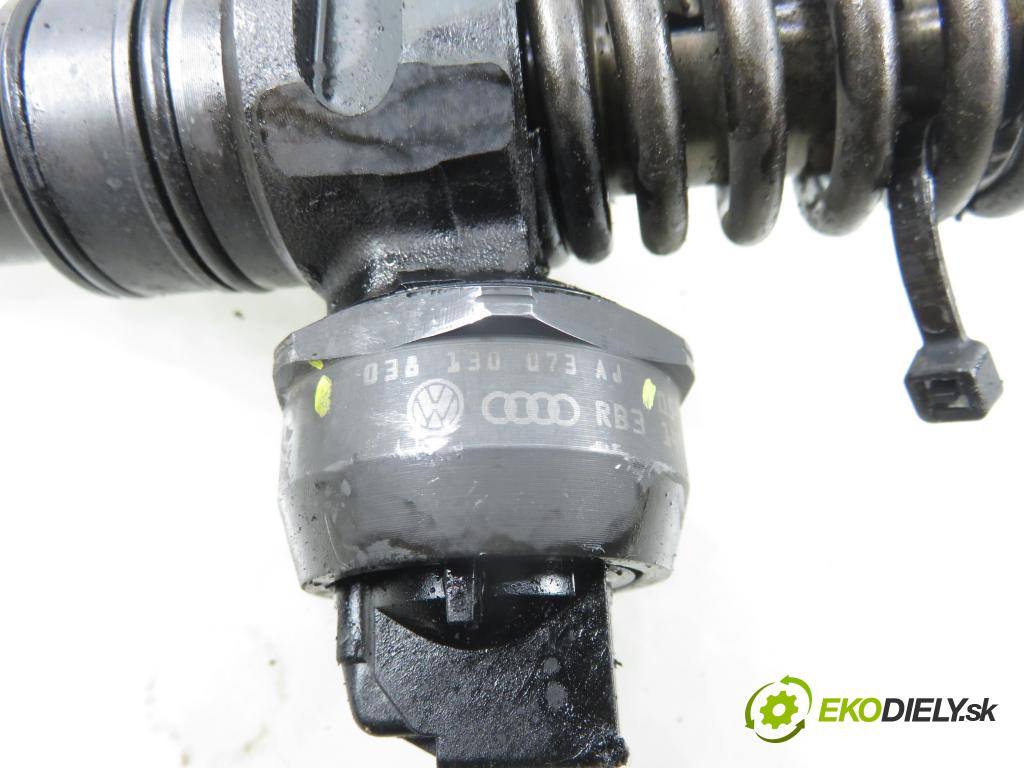 VW GOLF IV (1J1) HB 2002 74,00 1.9 TDI PD 101 - ATD 1896,00 Vstrekovač 038130073AJ ; 0414720037 (Vstrekovač paliva)