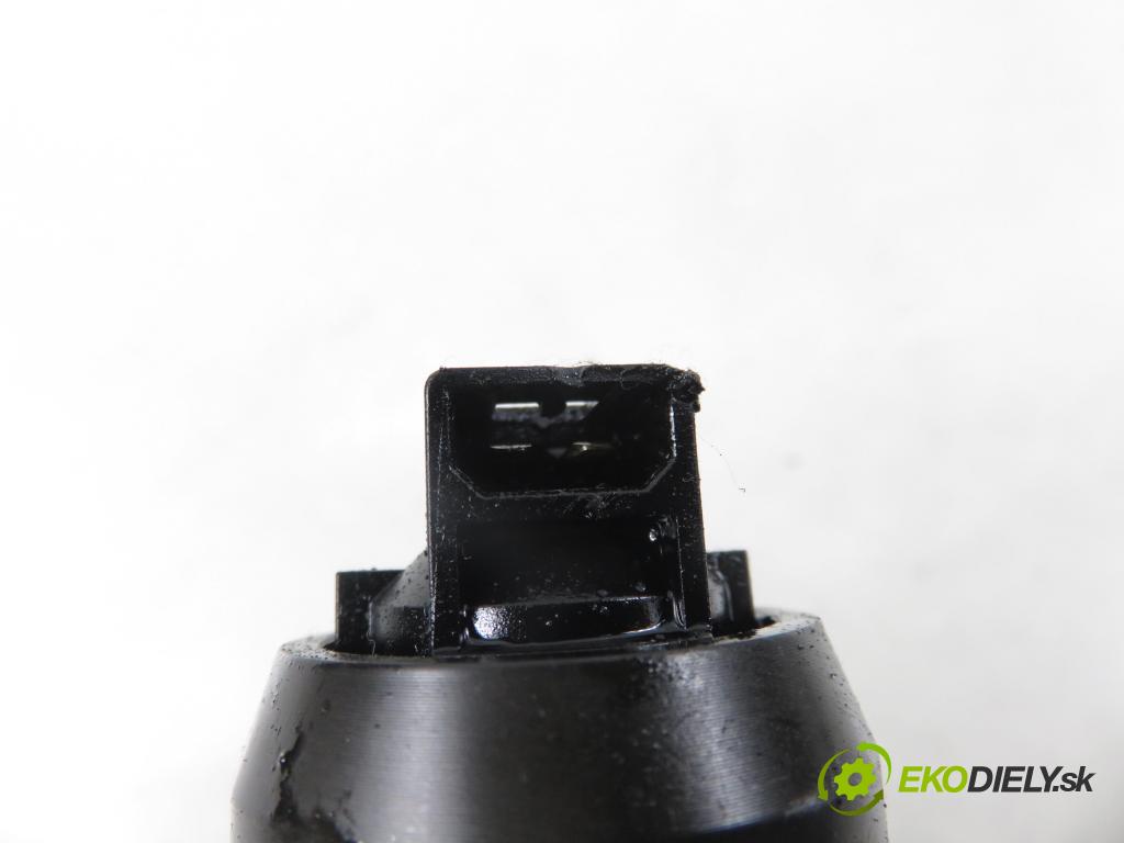 VW GOLF IV (1J1) HB 2002 74,00 1.9 TDI PD 101 - ATD 1896,00 Vstrekovač 038130073AJ ; 0414720037 (Vstrekovač paliva)