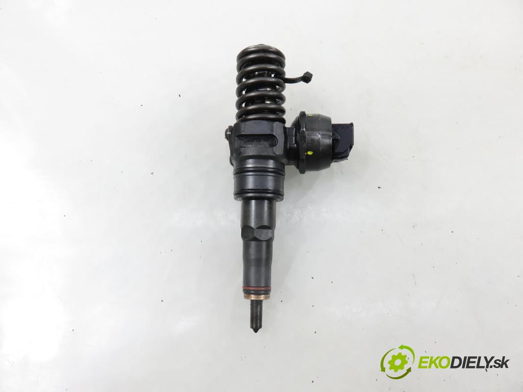 VW GOLF IV (1J1) HB 2002 74,00 1.9 TDI PD 101 - ATD 1896,00 Vstrekovač 038130073AJ ; 0414720037 (Vstrekovač paliva)