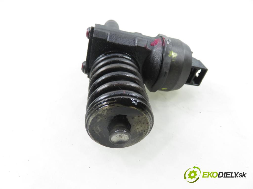 VW GOLF IV (1J1) HB 2002 74,00 1.9 TDI PD 101 - ATD 1896,00 Vstrekovač 038130073AJ ; 0414720037 (Vstrekovač paliva)