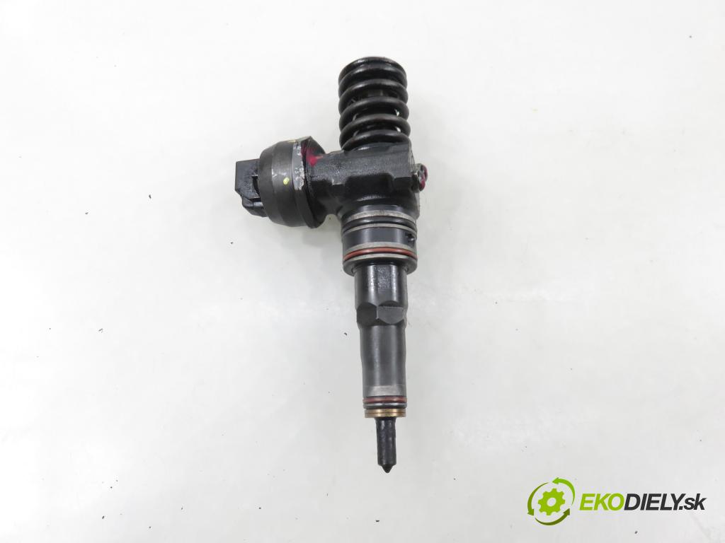 VW GOLF IV (1J1) HB 2002 74,00 1.9 TDI PD 101 - ATD 1896,00 Vstrekovač 038130073AJ ; 0414720037 (Vstrekovač paliva)