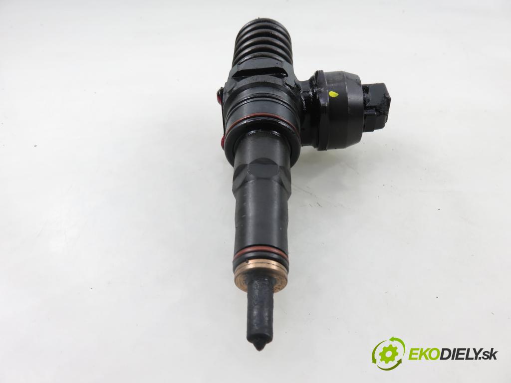 VW GOLF IV (1J1) HB 2002 74,00 1.9 TDI PD 101 - ATD 1896,00 Vstrekovač 038130073AJ ; 0414720037 (Vstrekovač paliva)