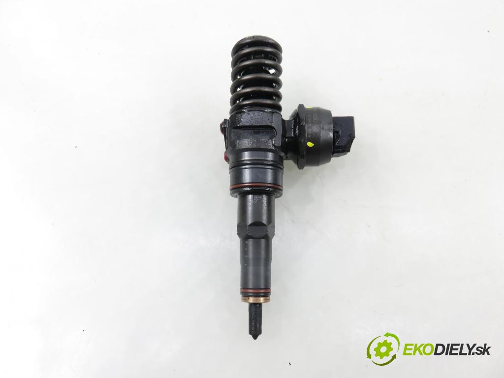 VW GOLF IV (1J1) HB 2002 74,00 1.9 TDI PD 101 - ATD 1896,00 Vstrekovač 038130073AJ ; 0414720037 (Vstrekovač paliva)