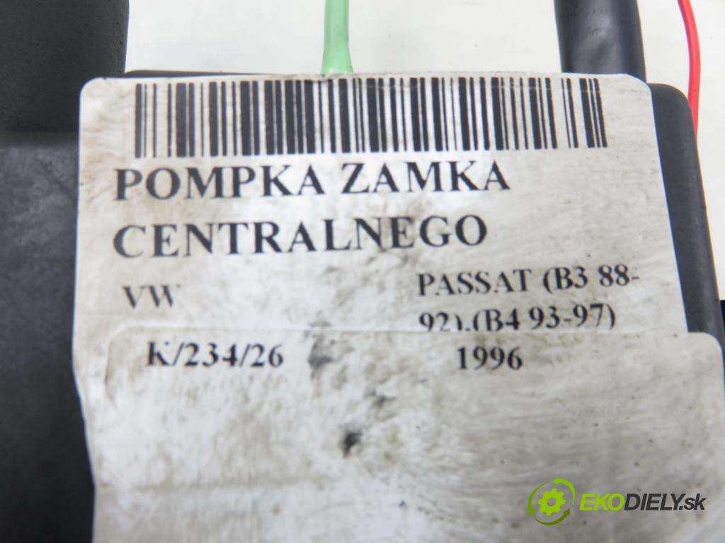 VW PASSAT B3/B4 Variant (3A5, 35I) KOMBI 1996 85,00 2.0 115 - 2E 1984,00 motorek zámku centrálního 1H0962257G