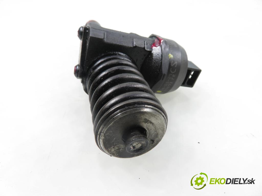 VW POLO (9N_) HB 2008 51,00 1.4 TDI - BNM 1422,00 Vstrekovač 038130073BN ; 0414720313 (Vstrekovač paliva)