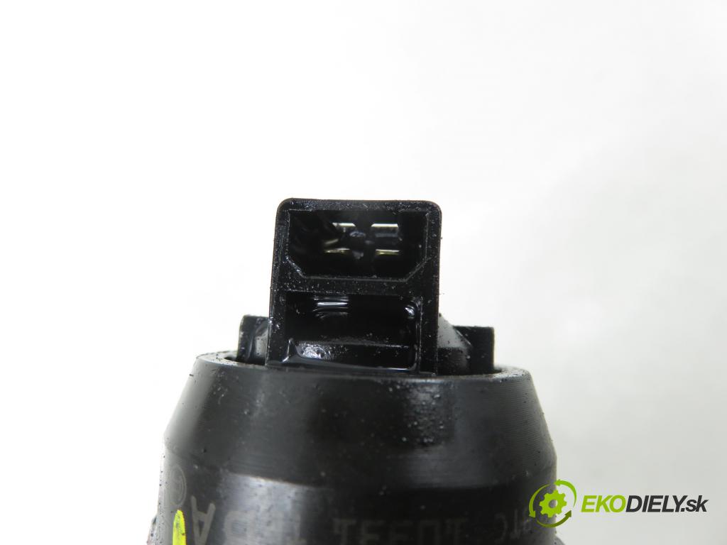 VW TRANSPORTER V Skrzynia (7HA, 7HH, 7EA, 7EH) FURGON 2004 77,00 1.9 TDI PD 105 - AXB 1896,00 Vstrekovač 038130073AG ; 0414720215 (Vstrekovač paliva)