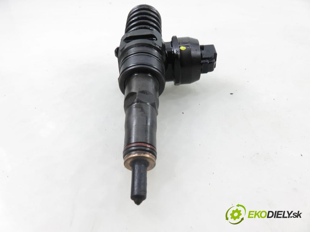 VW GOLF V (1K1) HB 2004 77,00 1.9 TDI PD 105 - BKC 1896,00 Vstrekovač 038130073AG ; 0414720215 (Vstrekovač paliva)