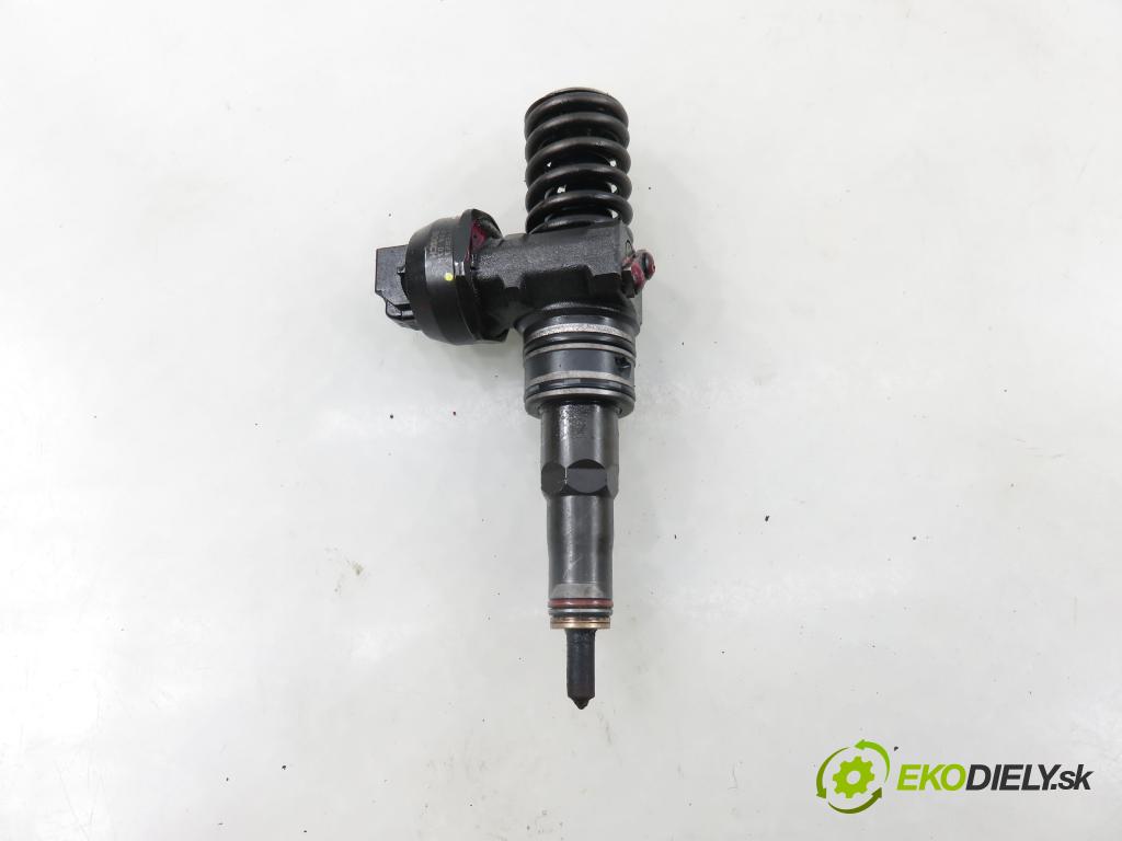 VW GOLF V (1K1) HB 2004 77,00 1.9 TDI PD 105 - BKC 1896,00 Vstrekovač 038130073AG ; 0414720215 (Vstrekovač paliva)