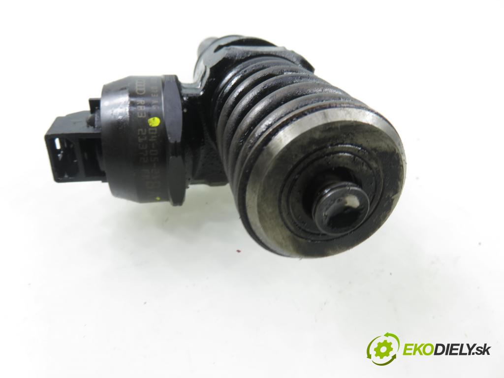 VW GOLF V (1K1) HB 2004 77,00 1.9 TDI PD 105 - BKC 1896,00 Vstrekovač 038130073AG ; 0414720215 (Vstrekovač paliva)