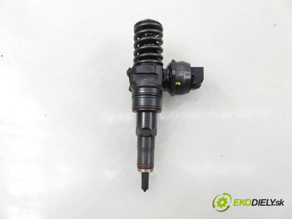 VW GOLF IV (1J1) HB 2002 74,00 1.9 TDI PD 101 - ATD 1896,00 Vstrekovač  038130073AJ ; 0414720037 (Vstrekovač paliva)