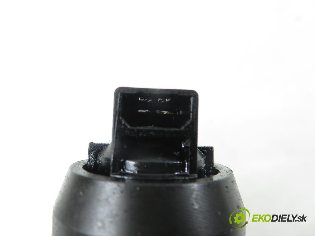 VW GOLF IV (1J1) HB 2002 74,00 1.9 TDI PD 101 - ATD 1896,00 Vstrekovač  038130073AJ ; 0414720037 (Vstrekovač paliva)