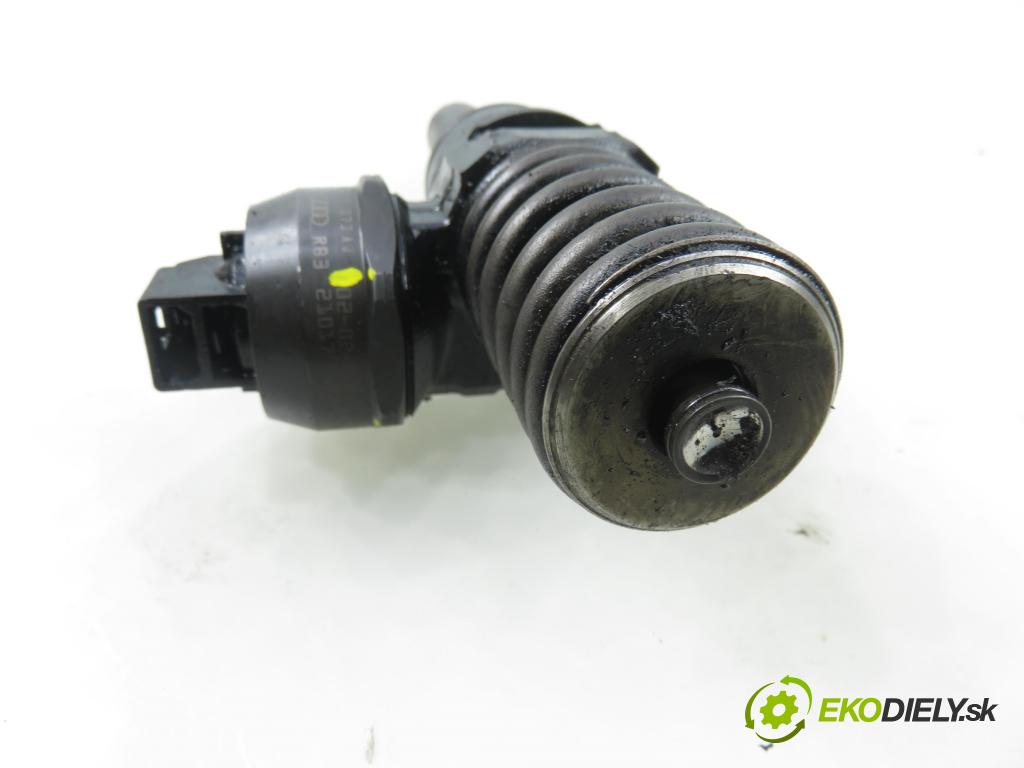 VW GOLF IV (1J1) HB 2002 74,00 1.9 TDI PD 101 - ATD 1896,00 Vstrekovač  038130073AJ ; 0414720037 (Vstrekovač paliva)