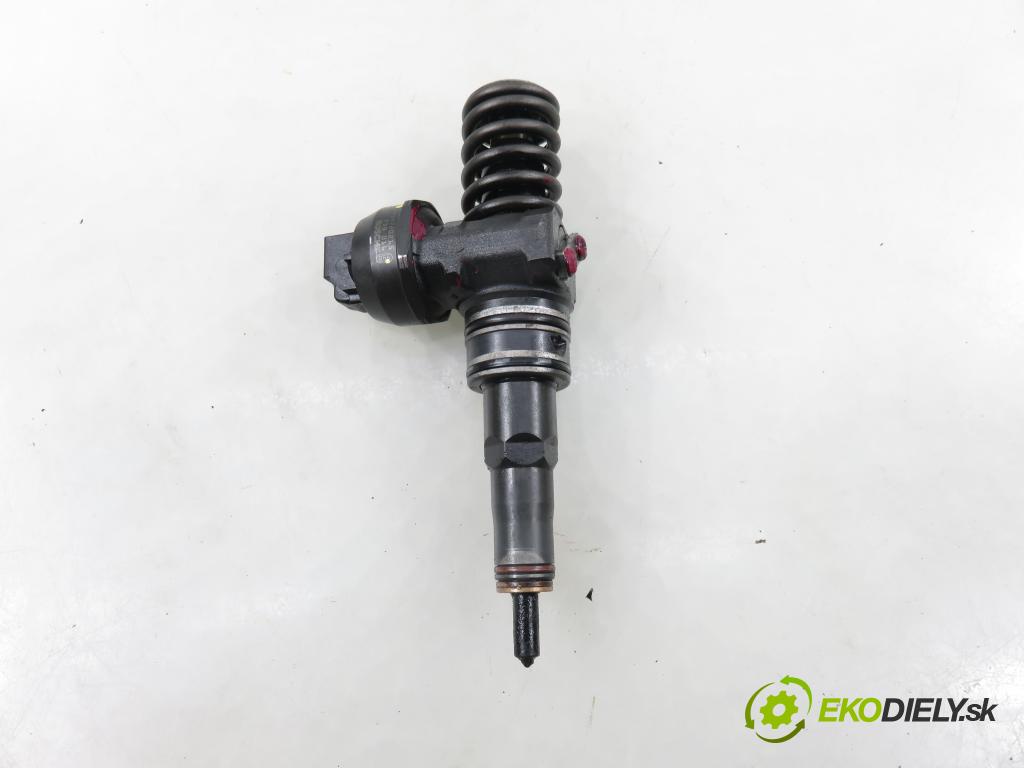 VW GOLF V (1K1) HB 2004 77,00 1.9 TDI PD 105 - BKC 1896,00 Vstrekovač 038130073AG ; 0414720215 (Vstrekovač paliva)