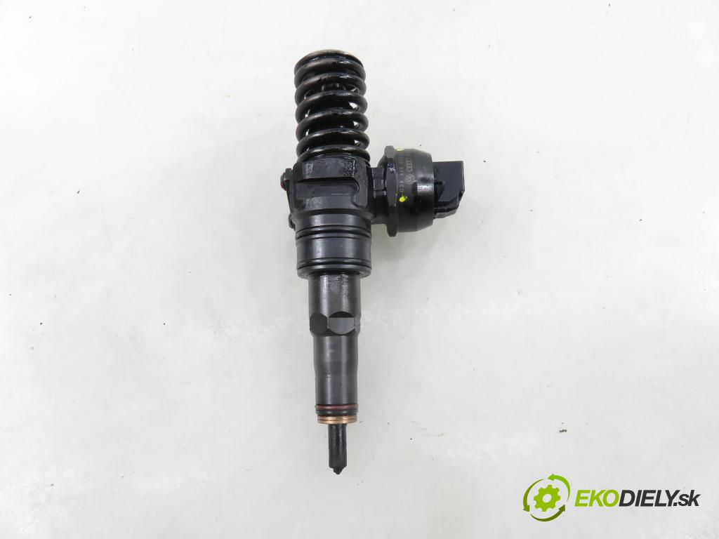 VW GOLF V (1K1) HB 2004 77,00 1.9 TDI PD 105 - BKC 1896,00 Vstrekovač 038130073AG ; 0414720215 (Vstrekovač paliva)