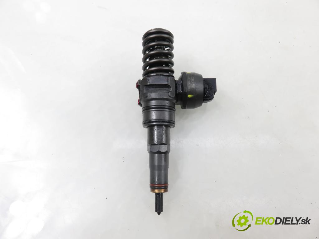 VW POLO (9N_) HB 2008 51,00 1.4 TDI - BNM 1422,00 Vstrekovač 038130073BN ; 0414720313 (Vstrekovač paliva)