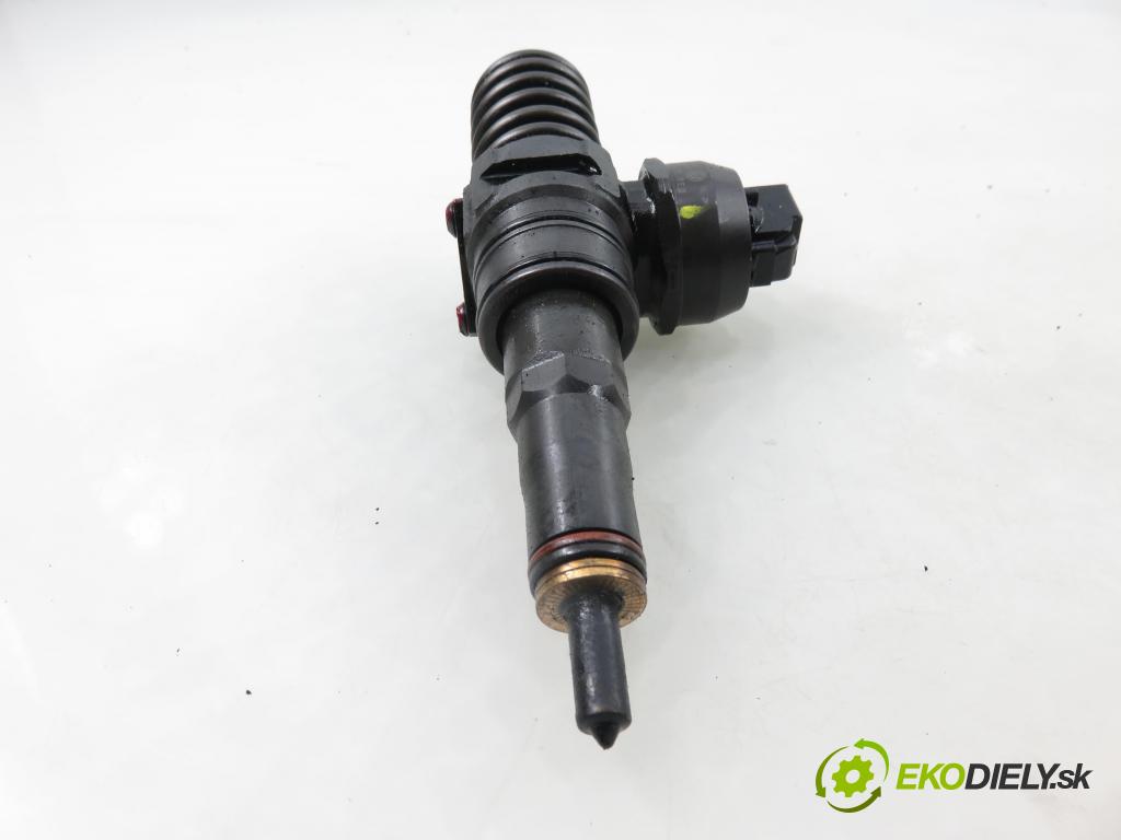 VW POLO (9N_) HB 2008 51,00 1.4 TDI - BNM 1422,00 Vstrekovač 038130073BN ; 0414720313 (Vstrekovač paliva)