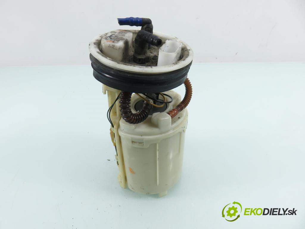 VW POLO (6N2) HB 2001 44,00 1.4 60 - AKK 1390,00 Pumpa paliva 6N0919051N