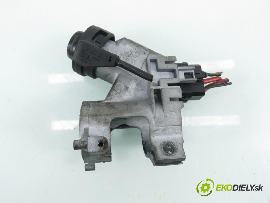 VW PASSAT B3/B4 Variant (3A5, 35I) KOMBI 1996 85,00 2.0 115 - 2E 1984,00 spinačka 357905851 (Spínacia skrinka)