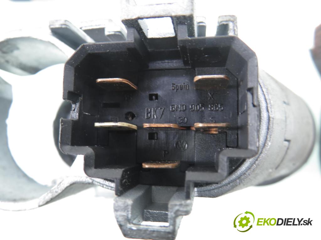 VW PASSAT B3/B4 Variant (3A5, 35I) KOMBI 1996 85,00 2.0 115 - 2E 1984,00 spinačka 357905851 (Spínacia skrinka)