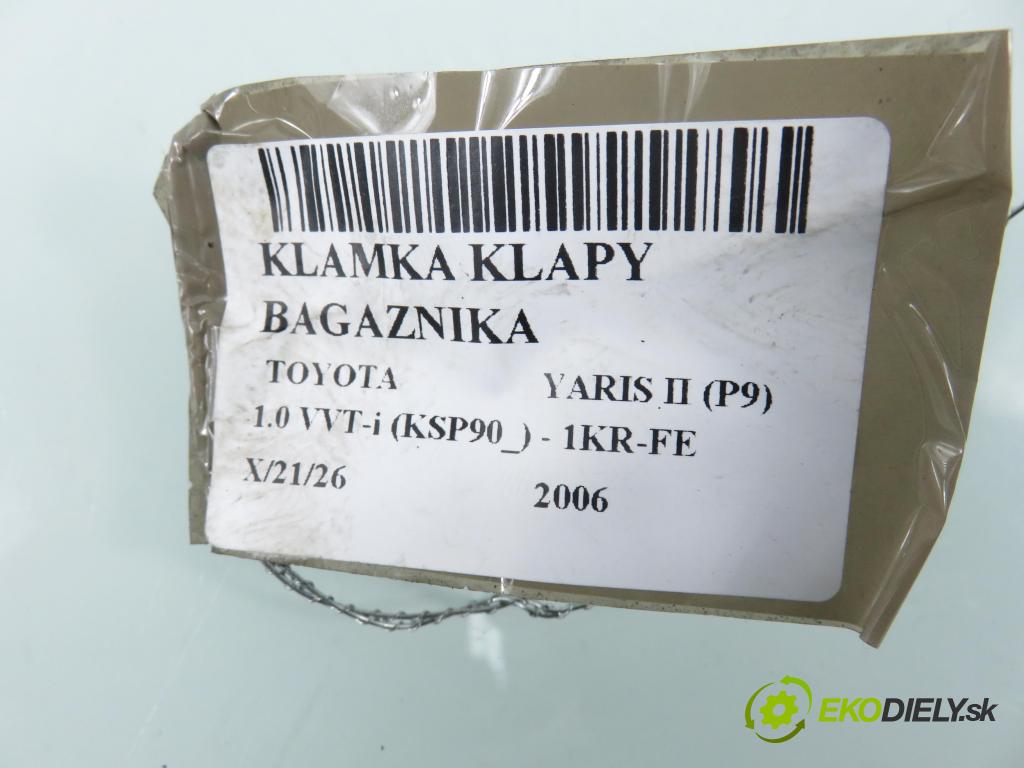 TOYOTA YARIS (_P9_) HB 2006 51,00 1.0 VVT-i (KSP90_) - 1KR-FE 998,00 Kľučka dverí kufor