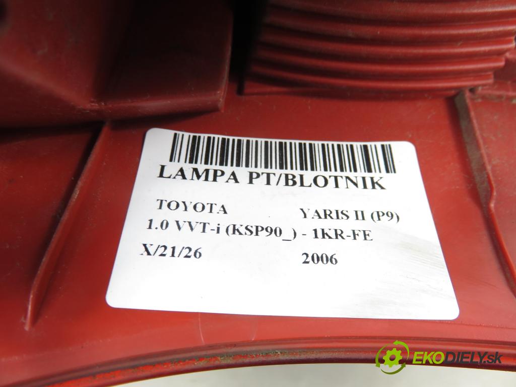 TOYOTA YARIS (_P9_) HB 2006 51,00 1.0 VVT-i (KSP90_) - 1KR-FE 998,00 Svetlo pravé zadné