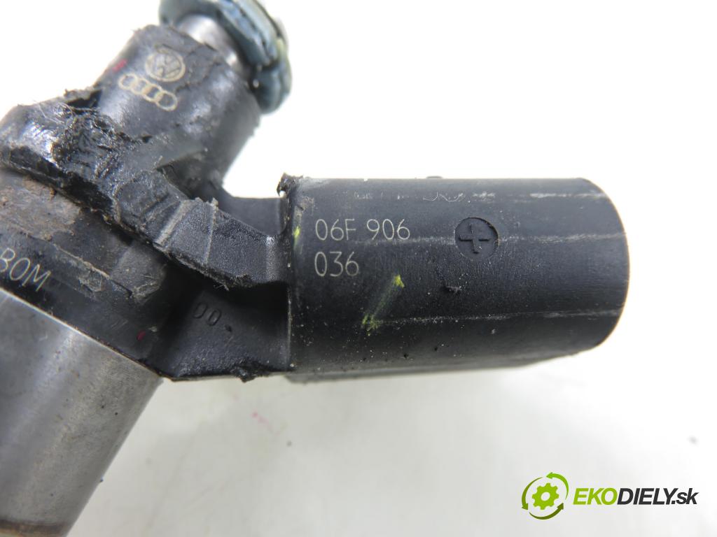 VW PASSAT B6 (3C2) SEDAN 2006 110,00 2.0 FSI - BVY 1984,00 vstrekovač 06F906036 (Vstrekovač paliva)
