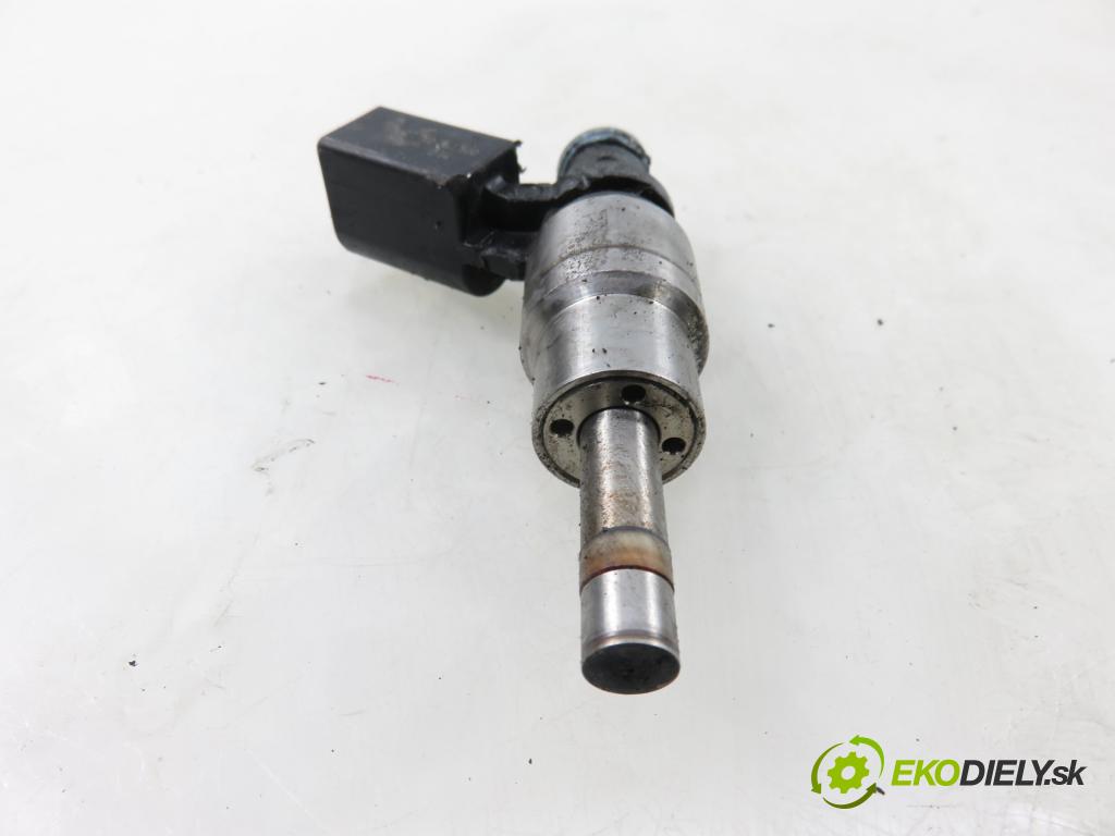 VW PASSAT B6 (3C2) SEDAN 2006 110,00 2.0 FSI - BVY 1984,00 vstrekovač 06F906036 (Vstrekovač paliva)