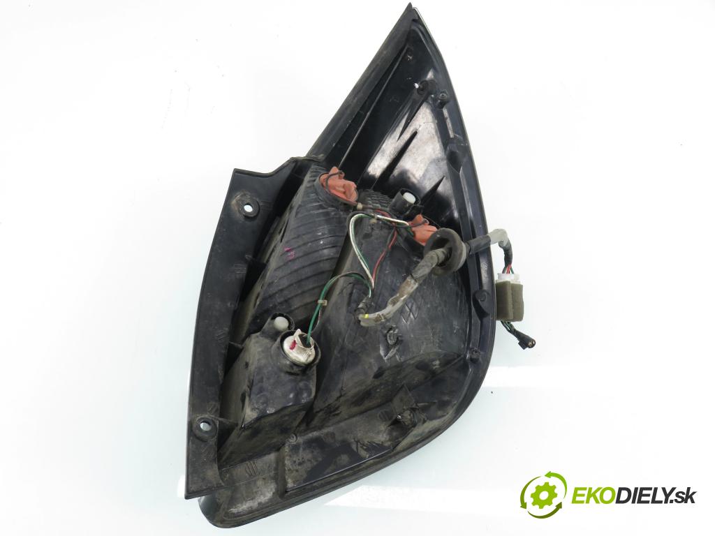 KIA RIO II (JB) HB 2006 71,00 1.4 16V - G4EE 1399,00 Svetlo ľavé zadné 924011G2