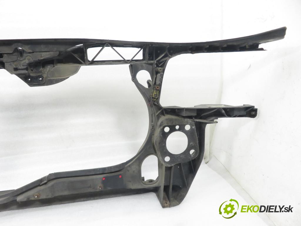 AUDI A4 Avant (8E5, B6) KOMBI 2002 96,00 1.9 TDI - AWX 1896,00 Držiak predný 8E0805594