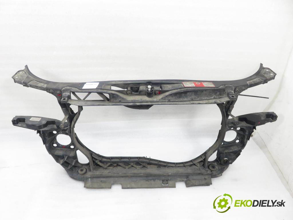 AUDI A4 Avant (8E5, B6) KOMBI 2002 96,00 1.9 TDI - AWX 1896,00 Držiak predný 8E0805594