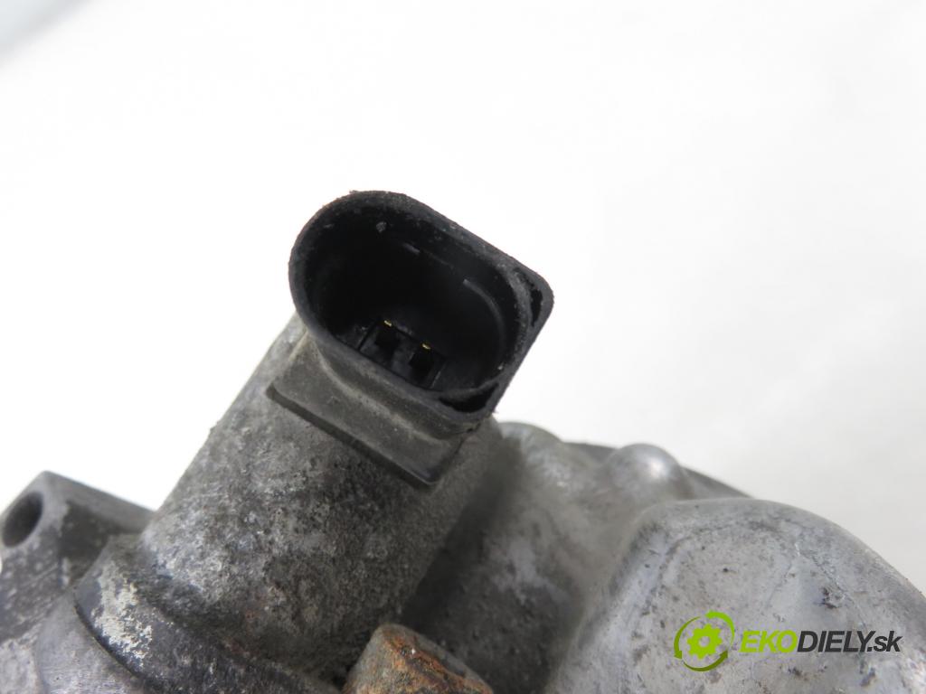 VW GOLF V (1K1) HB (LONG) 2006 103,00 2.0 TDI 16V 4motion - BKD 1968,00 KOMPRESOR: klimatizace 1K0820803Q (Kompresor klimatizace)