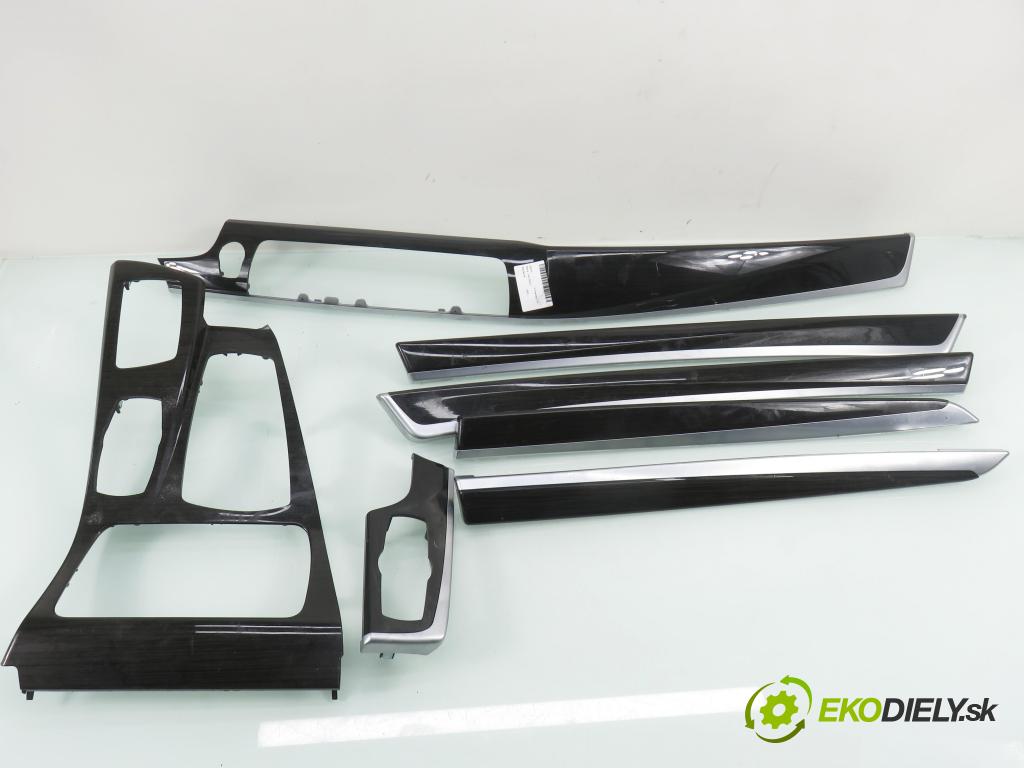 BMW 5 Touring (F11) KOMBI 2012 135,00 520 d 184 - N47 D20 C 1995,00 lišta desky palubní 9206377