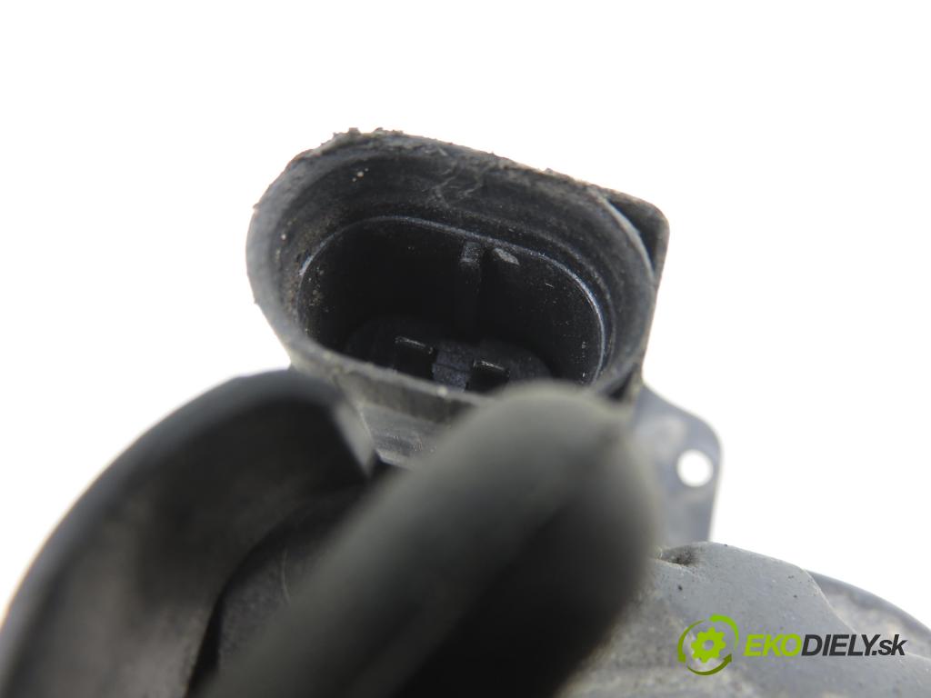 AUDI A6 Avant (4B5, C5) KOMBI 2001 220,00 4.2 quattro - ASG 4172,00 Hmlové svetlo, hmlovka P 4B3941700