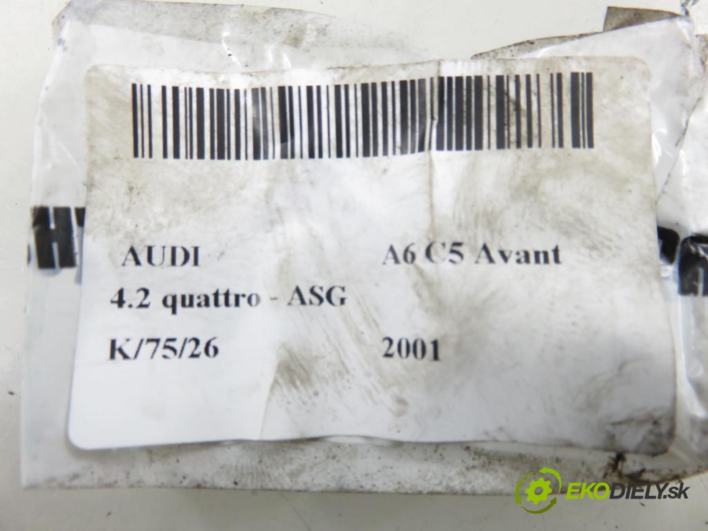 AUDI A6 Avant (4B5, C5) KOMBI 2001 220,00 4.2 quattro - ASG 4172,00 Hmlové svetlo, hmlovka P 4B3941700