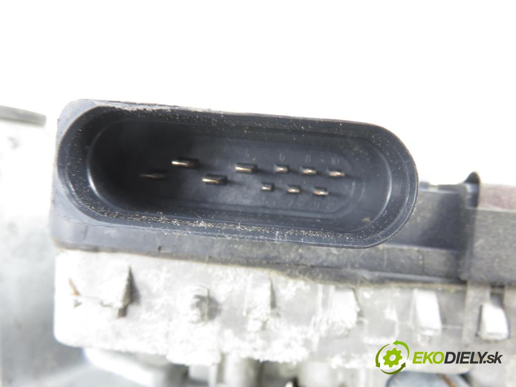 VW PHAETON (3D1, 3D2, 3D3, 3D4, 3D6, 3D7, 3D8, 3D9) SEDAN 2006 165,00 3.0 TDI 2967,00 MECHANISMUS/ motorek stěračů 3398009921 ; 3D1955601A ; 0390241916