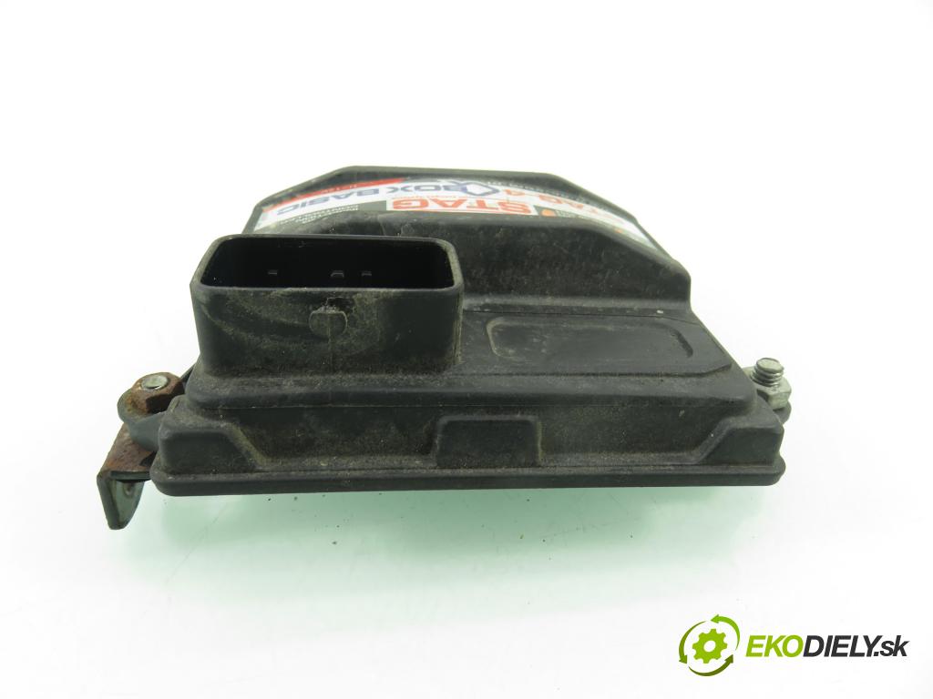 VW PASSAT B3/B4 Variant (3A5, 35I) KOMBI 1996 85,00 2.0 115 - 2E 1984,00 Riadiaca jednotka LPG 10R036616