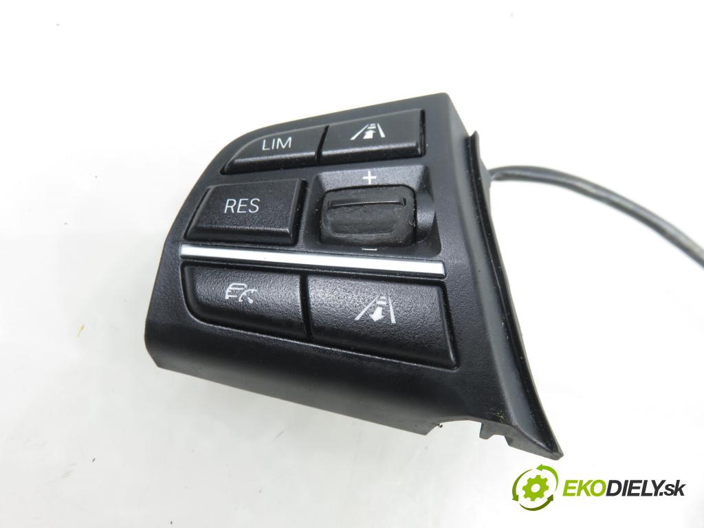 BMW 5 Touring (F11) KOMBI 2012 135,00 520 d 184 - N47 D20 C 1995,00 ovladač rádia 9229485