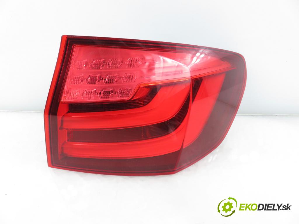 BMW 5 Touring (F11) KOMBI 2012 135,00 520 d 184 - N47 D20 C 1995,00 světlo pravé zadní 